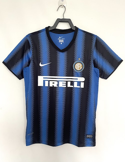 Equipación local del Inter de Milán 2010-11.jpeg