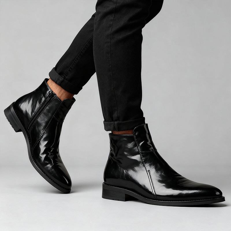Elegant men's Chelsea boots in vintage style