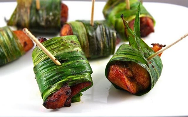 Thịt Ba Chỉ Cuộn Lá Dứa