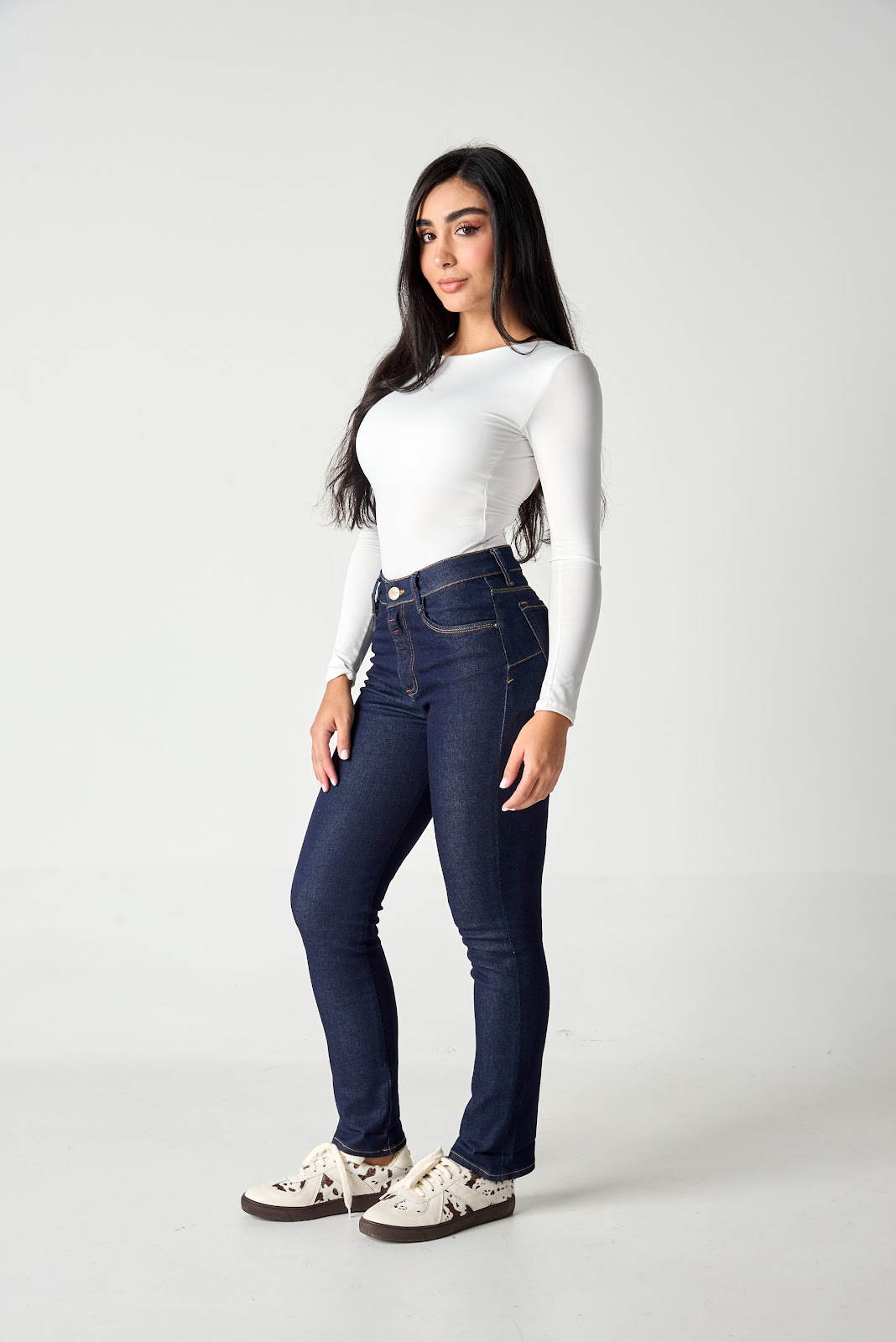 Jean straight boot tiro medio en denim licrado, color azul raw - Vista 2