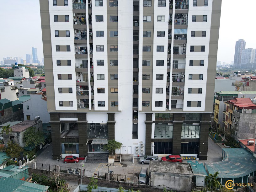 <p>Nội thất bên trong căn hộ cũng được chủ đầu tư thiết kế tỉ mỉ với các sản phẩm và thiết bị từ những thương hiệu nổi tiếng trong và ngoài nước đem lại sự tiện nghi và hiện đại cho chủ căn hộ.</p>