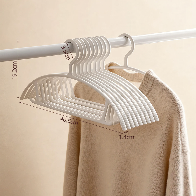 Plastic hanger with slip protection