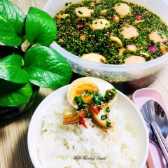 Trứng ngâm nước tương rất đơn giản và nhanh gọn. Dùng với cơm nóng rất tuyệt vời. Xin mời 💁‍♀️