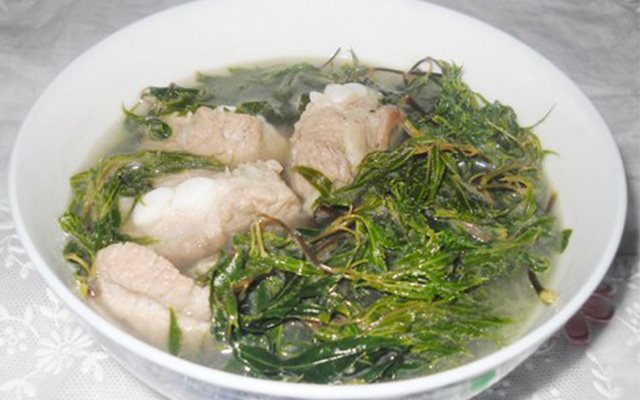 Canh Đinh Lăng Nấu Sườn Non