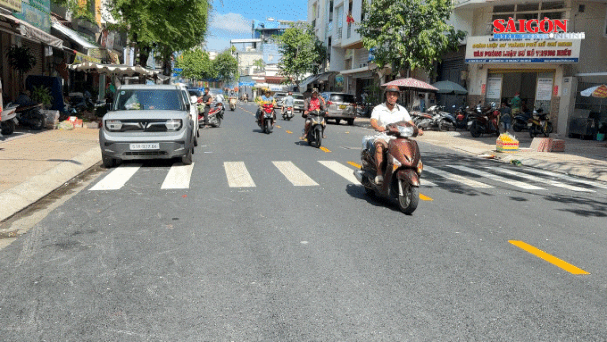 Người dân TPHCM phấn khởi trước diện mạo mới của nhiều tuyến đường - Báo Sài Gòn Giải Phóng