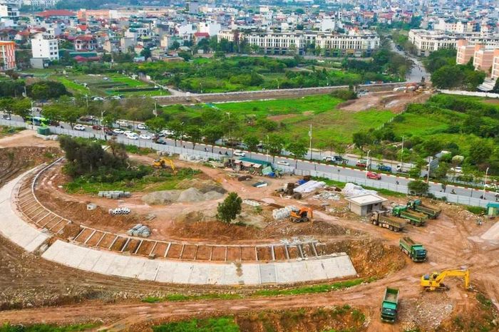 Nhộn nhịp thi công trên công trường thoát nước nghìn tỷ ở Long Biên - Báo Tiền Phong