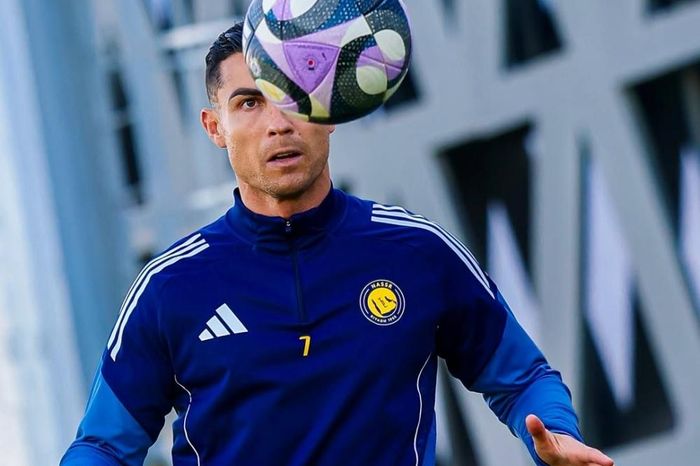 Ronaldo gây sốt khi trở lại - Tạp chí Tri thức