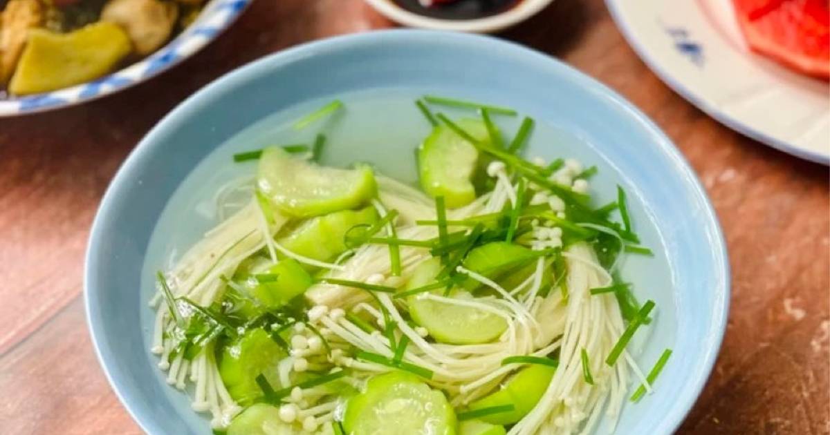 Canh Mướp Nấu Nấm Kim Châm