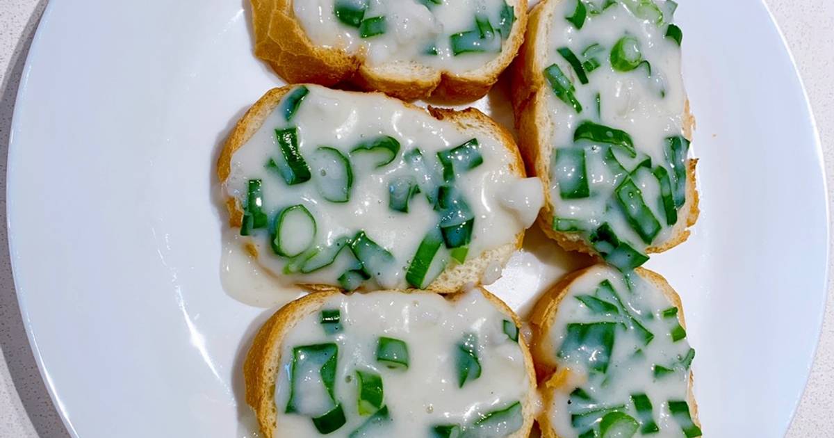 Bánh Mì Nướng Nước Cốt Dừa