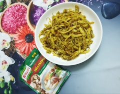 nấm ăn với cơm rất ngon miệng . Nấm dai ngọt thơm vị xả ớt . Có thể kẹp bánh mì ăn cũng được 😂😂😂