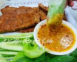 Rau sống các loại rửa sạch bày ra mâm cùng nem,nước chấm,bánh tráng và cuốn thôi.