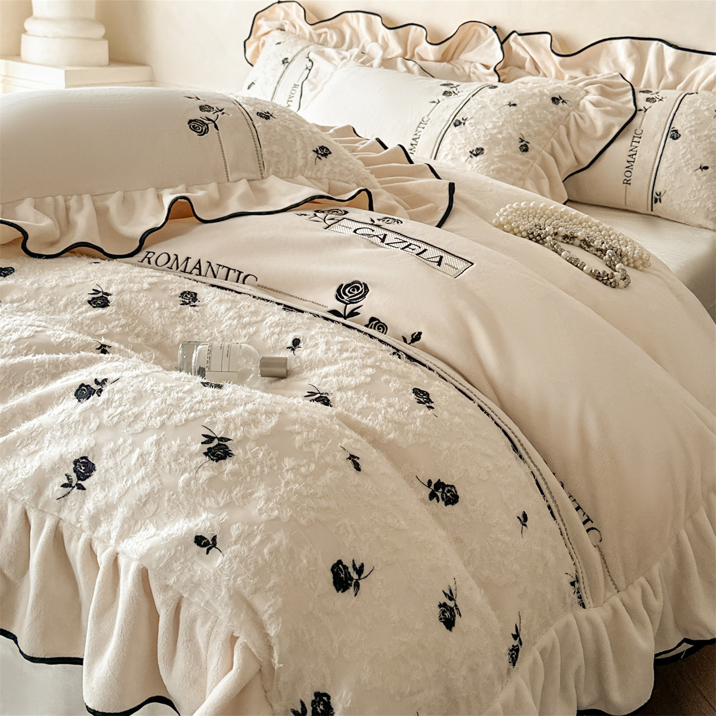 Milk Fiber Fleece Bedding Set with Lace Trim