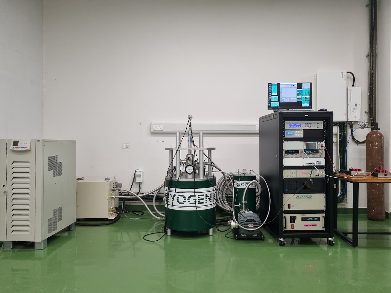 Cryogen Free PPMS-VSM Measurement system upto 1.7 K and 9 T (Cryogenics Ltd, UK)