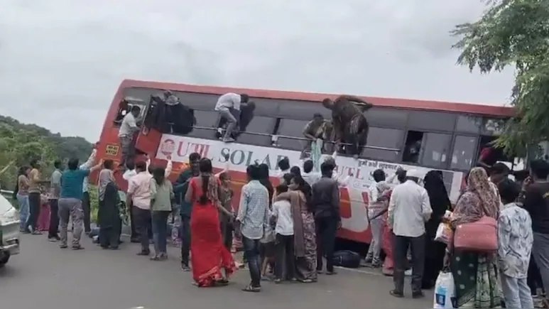 Uttarakhand Bus Plunges Into Gorge, Passengers Jump Clear