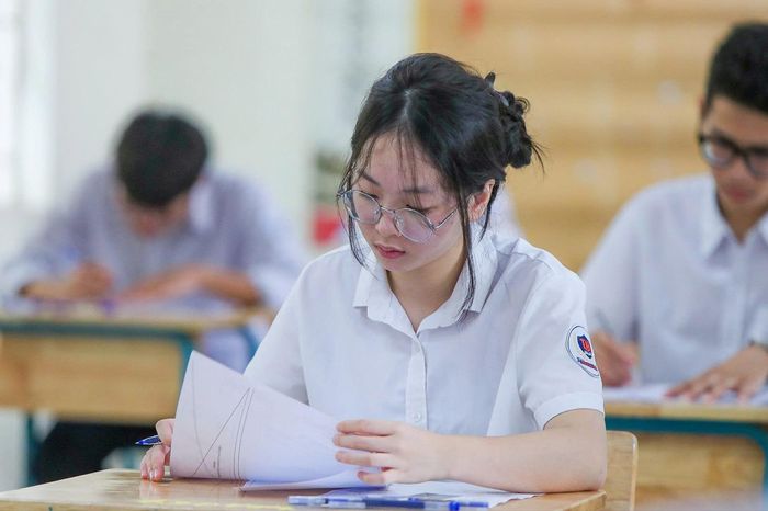 Áp lực tuyển sinh - Nhìn từ thực tế - Đài Phát thanh và truyền hình Hà Nội
