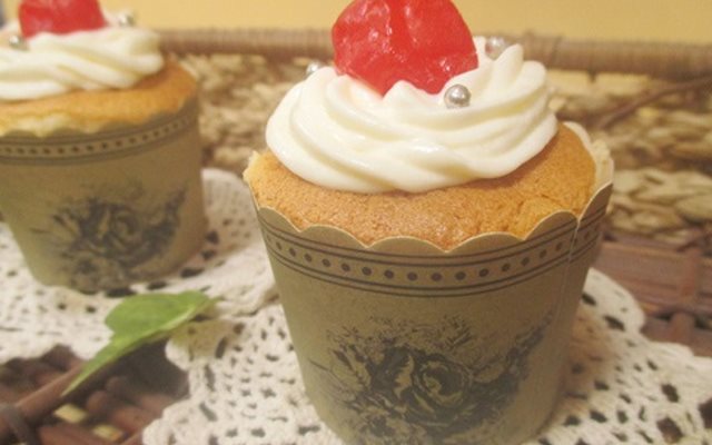 Cupcake Nhân Kem Chanh Dây