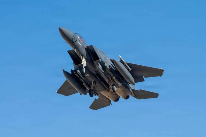 Tiêm kích F-15E của Mỹ bị bắn rơi trên không phận Iran - Tạp chí Tri thức