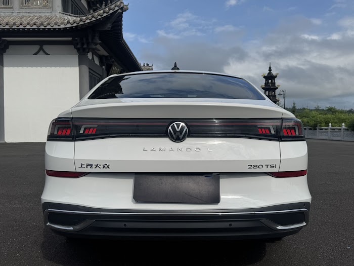 VOLKSWAGEN LAMANDO L
