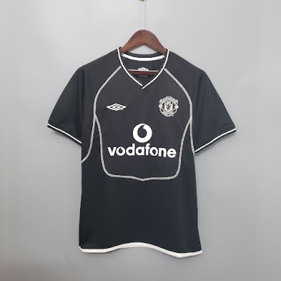 Retro 2000-02 Manchester United Black @lumorasports.jpeg