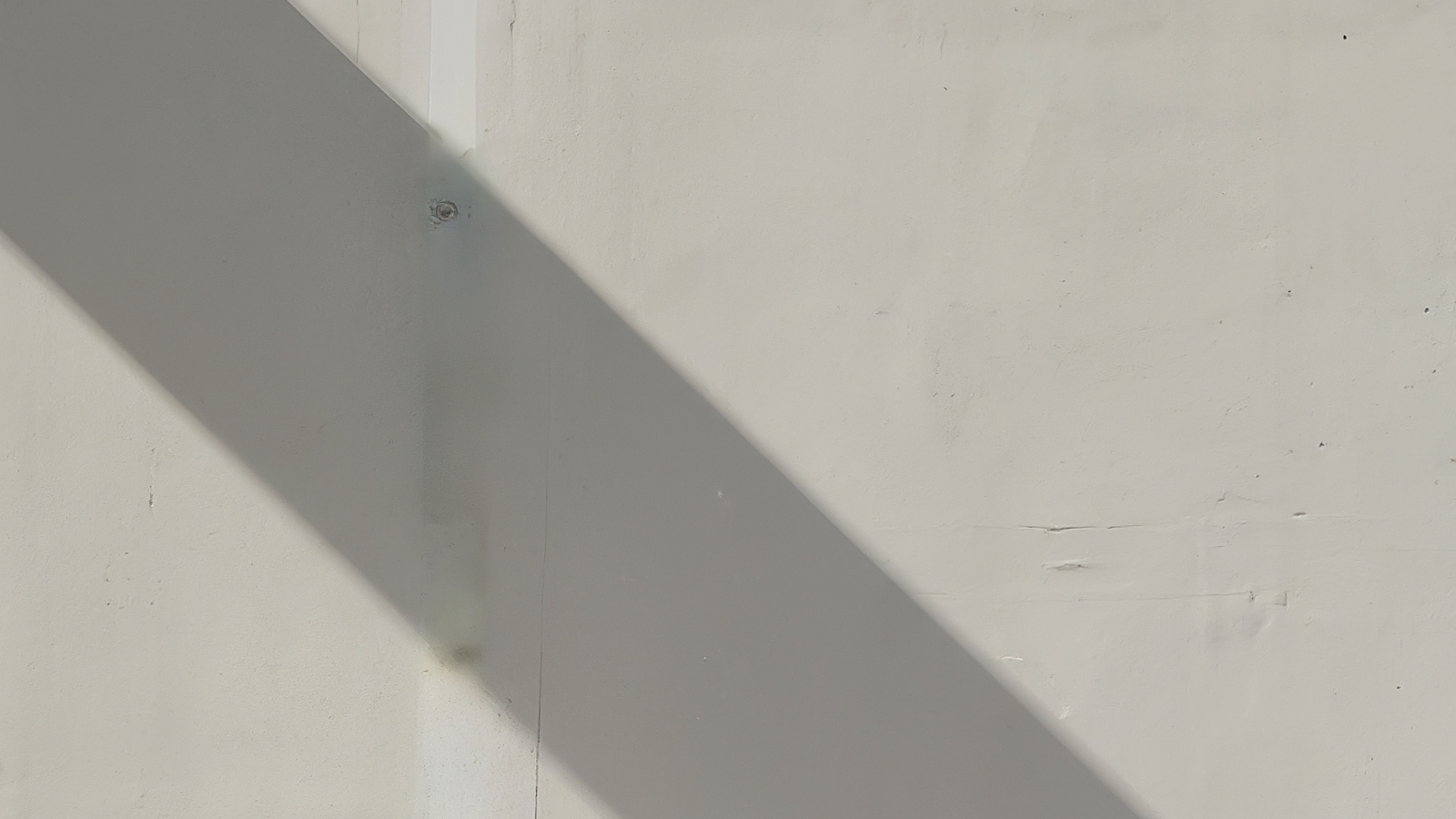 AI 생성 이미지: 대시보드 SLO 기반 알림조정과 노이즈 감소전략 및 자동조정