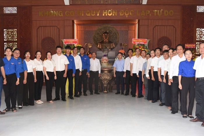 Về nguồn 'Tri ân thành đồng Tổ quốc': Lắng đọng ký ức tại Trung ương Cục miền Nam - Báo Công Lý