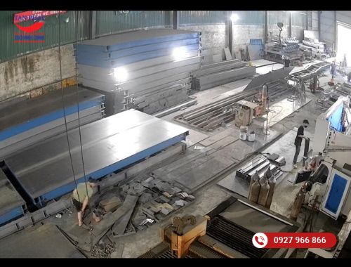 Xưởng sản xuất cân của Tân Phát tại xã Tam Hưng, Hà Nội