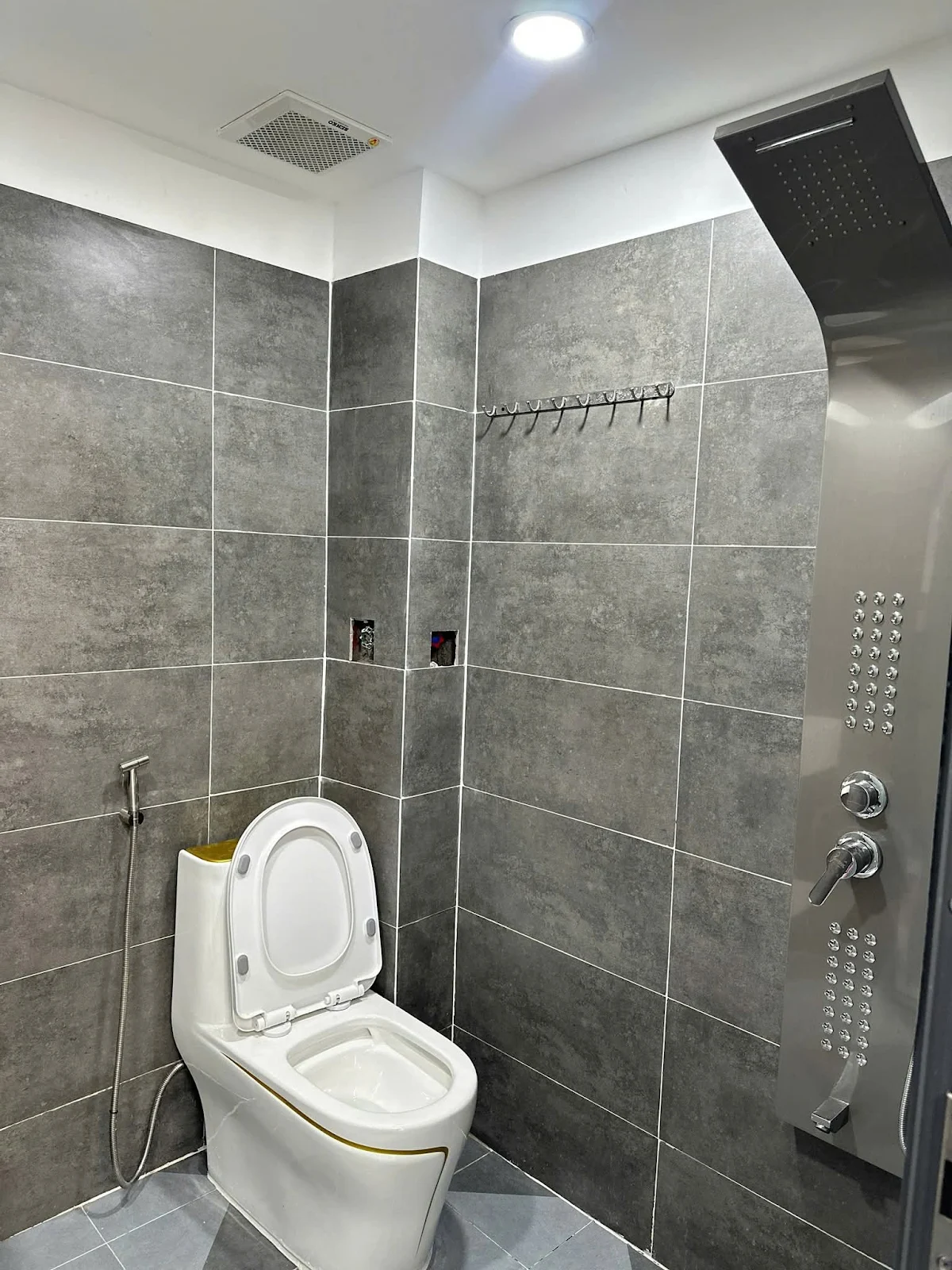 Bán nhà 4x18m, 1 lầu, Nguyễn Thị Tú, Bình Tân – ảnh ban công