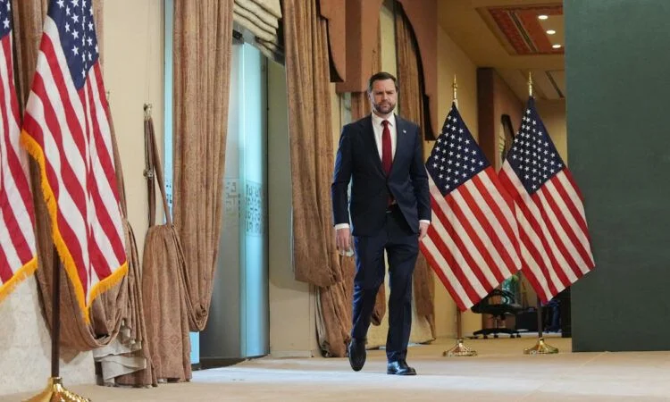 Vance: Lufta SHBA-Iran në fazë të re, stabilitet global