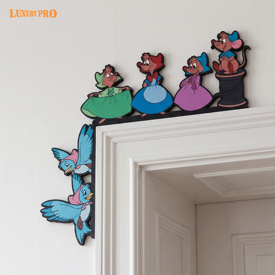 Single-Layer Wooden Door Corner Decor