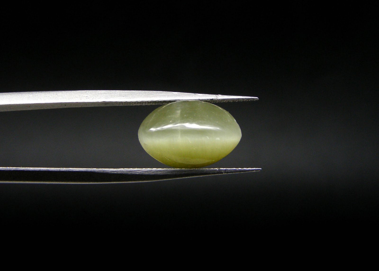   Natural Quartz Cat's Eye