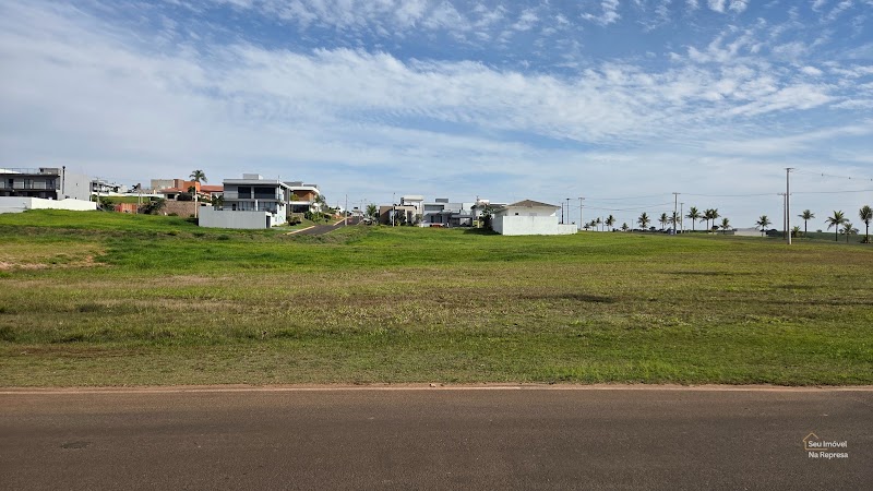 Lote em frente ao Clube Marina no Riviera de Santa Cristina XIII