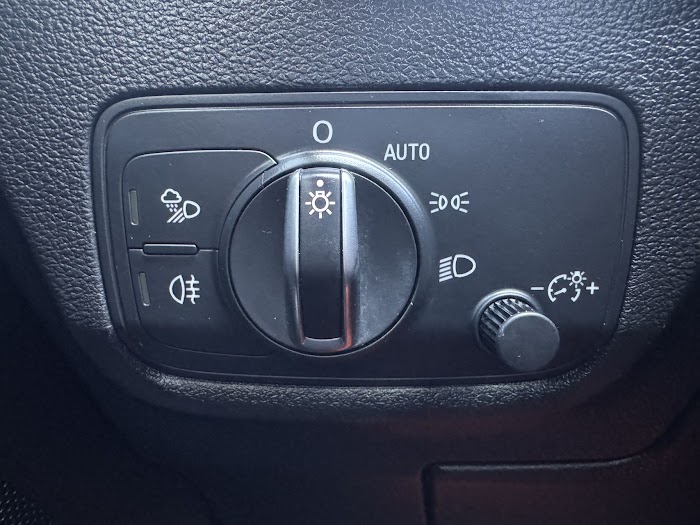 AUDI Q2 L