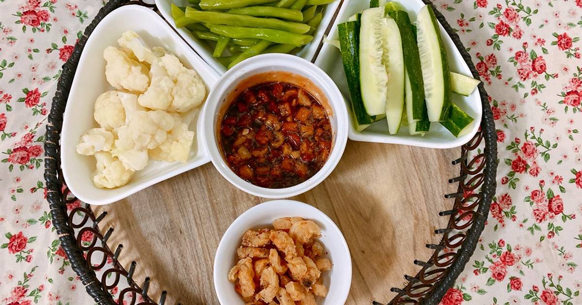 Rau củ chấm tóp mỡ kho quẹt