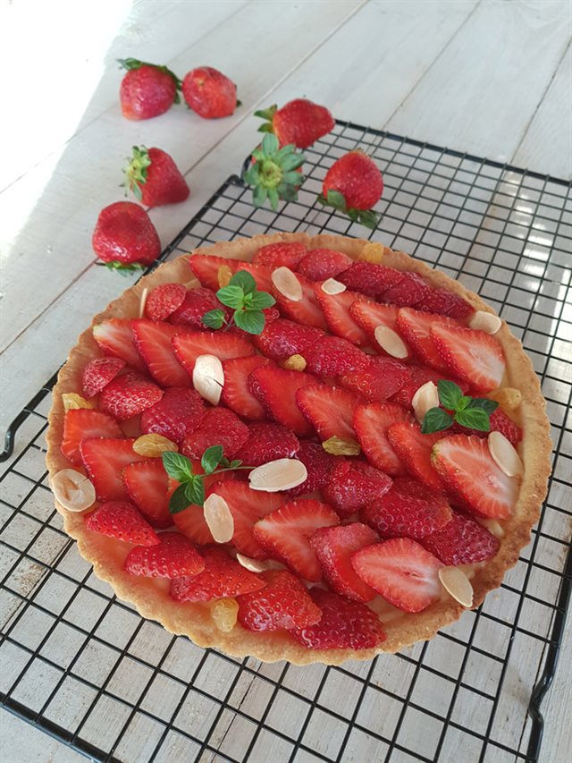 Bánh Tart Dâu Tây Tươi