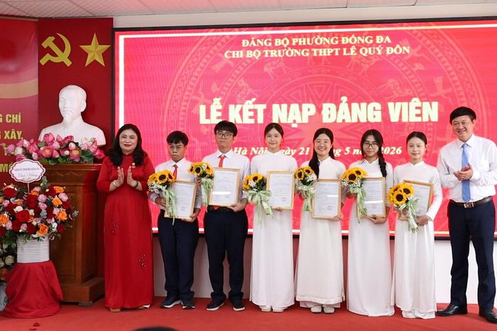 Phường Đống Đa chú trọng phát triển Đảng trong học sinh THPT - Đài Phát thanh và truyền hình Hà Nội