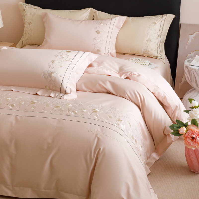 Luxurious 4-piece bedding set made of long-staple cotton