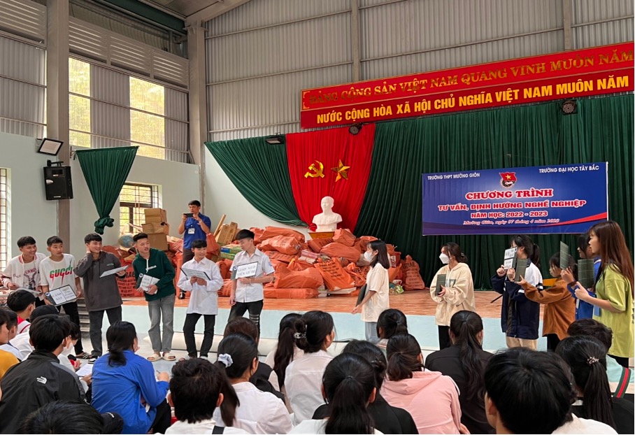 Trường Đại học Tây Bắc tổ chức Chương trình tư vấn định hướng nghề nghiệp cho học sinh một số trường THPT trên địa bàn tỉnh Sơn La