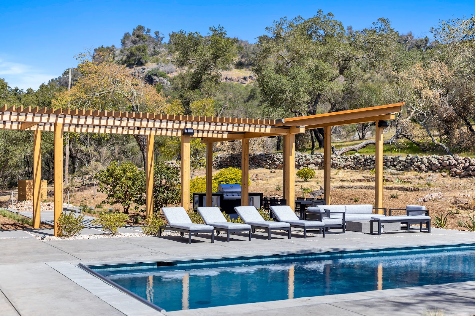 Napa, California, USA — 5-Bed Villa With Fireplace 3