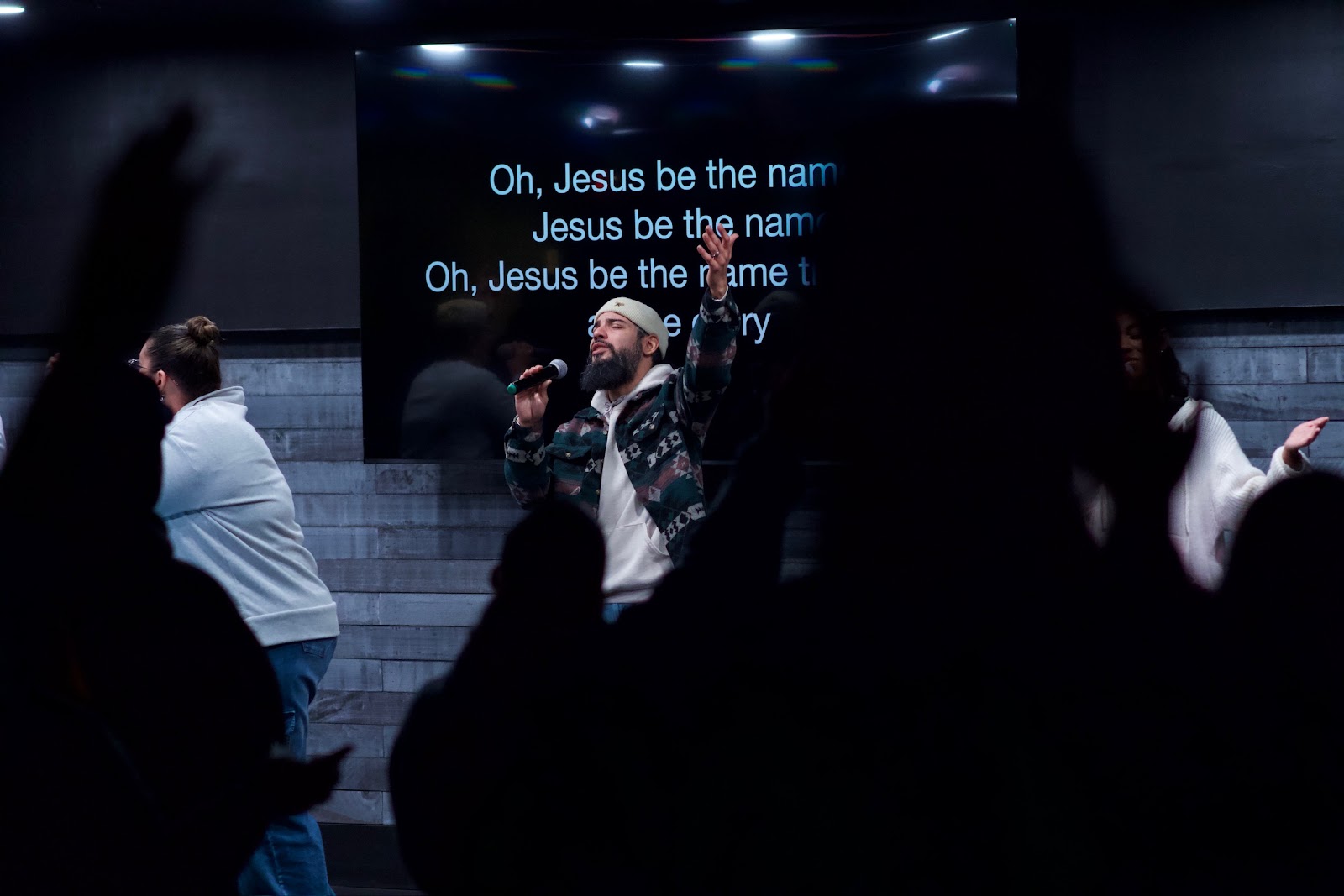 Scarlet Note worship team performing together