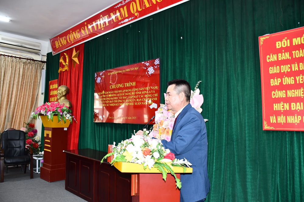 Đảng bộ Trường Đại học Tây Bắc tổ chức chương trình kỷ niệm 95 năm ngày thành lập Đảng; Ôn lại truyền thống lịch sử và gặp mặt các đồng chí nguyên Ủy viên ban thường vụ Đảng ủy, ban chấp hành Đảng bộ các nhiệm kỳ