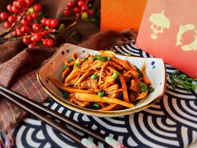 Chân Nấm Đùi Gà Xào Thịt