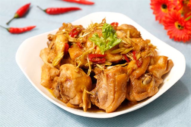 Gà Xào Sả Ớt Cay Cay