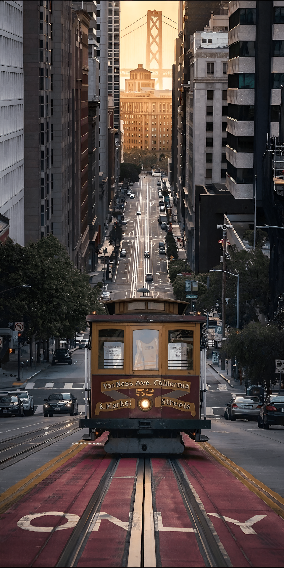 San Francisco Cable Car Steep Hill Urban Street Scene - Free 4K mobile Wallpaper