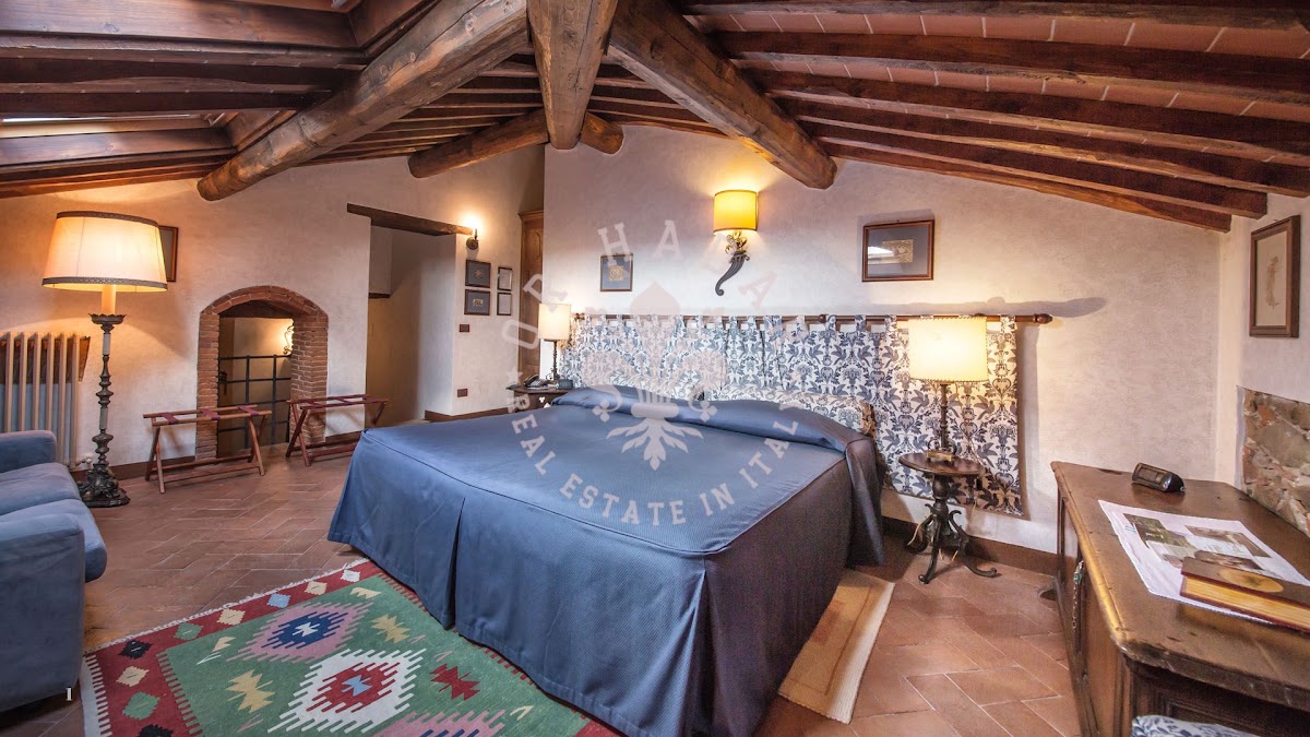 קסטלו דלי סטנדארדי (Castello degli Stendardi) — 37