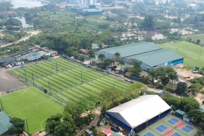 Công viên Chu Văn An dang dở, đất vàng 'hái ra tiền' từ sân bóng, pickleball - Báo Tri thức &amp; Cuộc sống