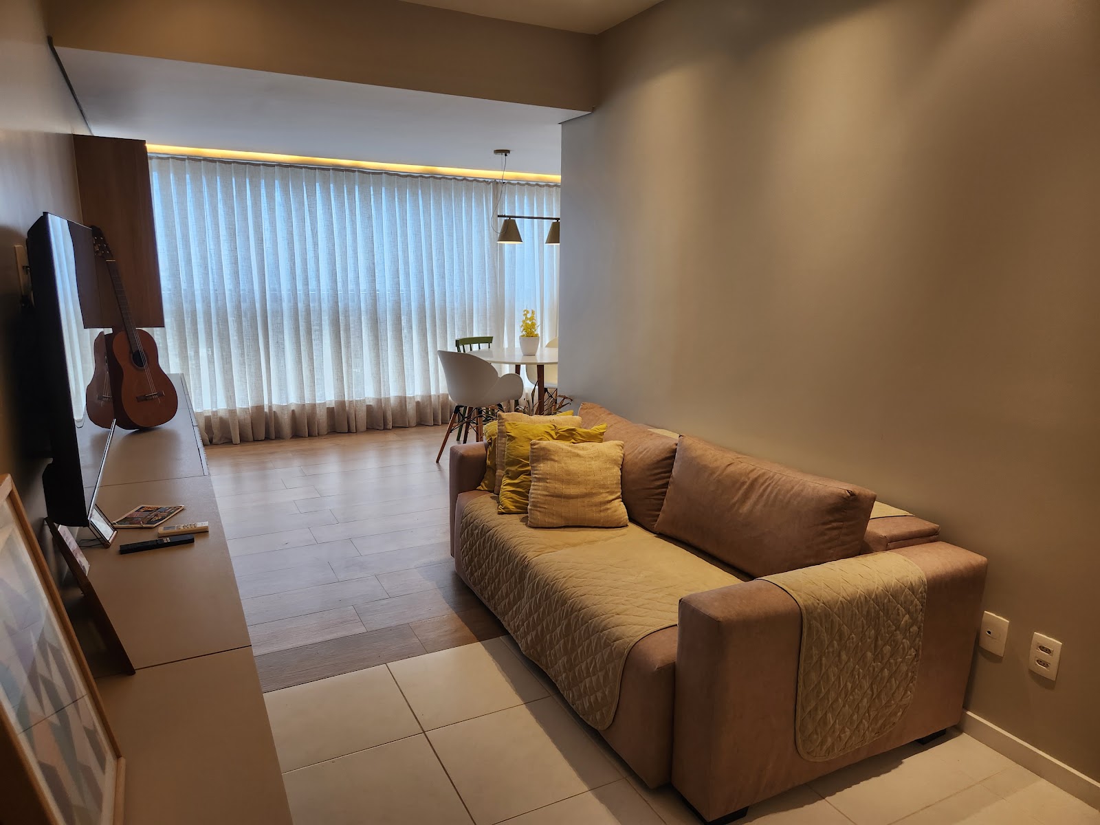 Apartamento, Caminho das Árvores