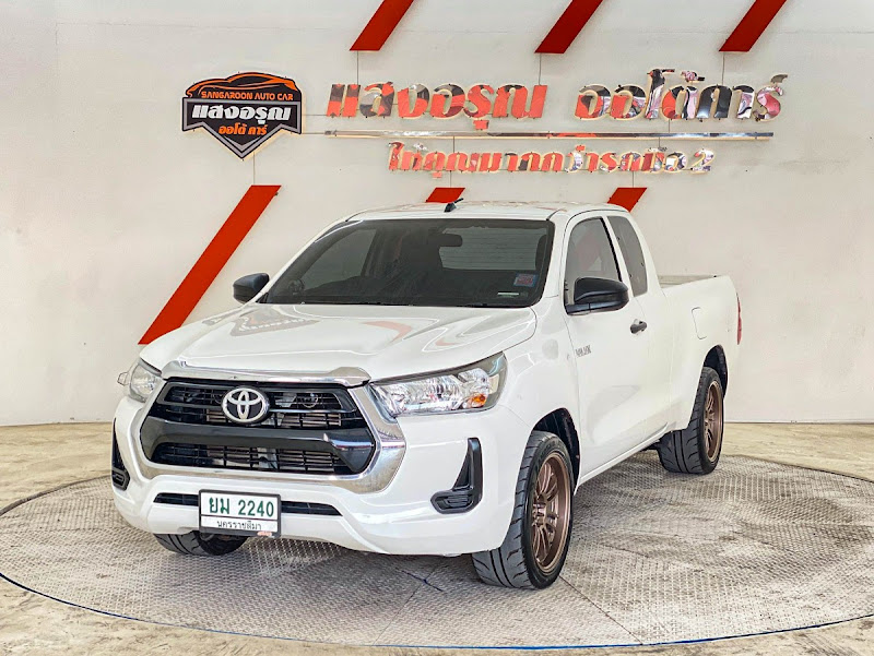 TOYOTA HILUX REVO