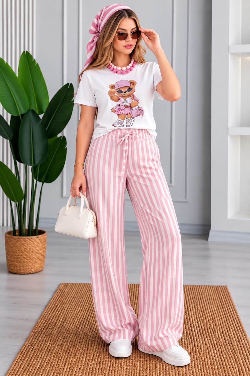 Conjunto de remera estampada y pantalón palazzo a rayas · foto 4