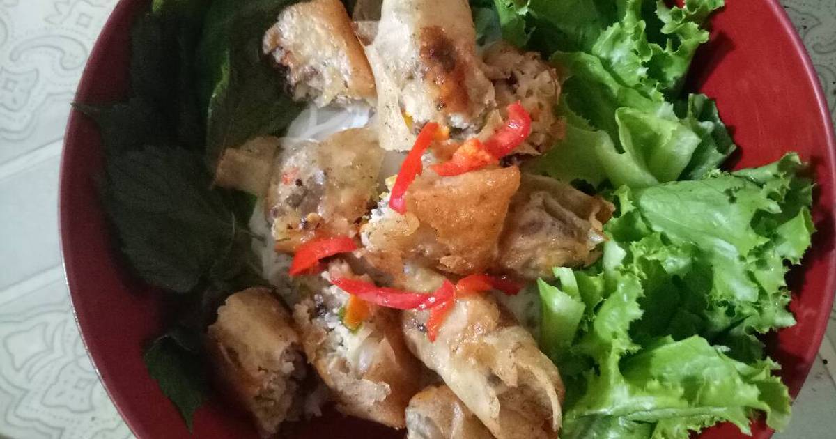 Bún chả giò