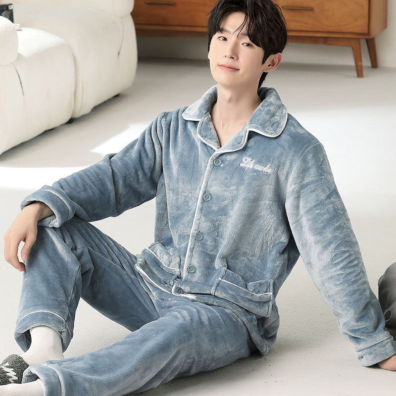 Men's pajama made of thick coral fleece and flannel